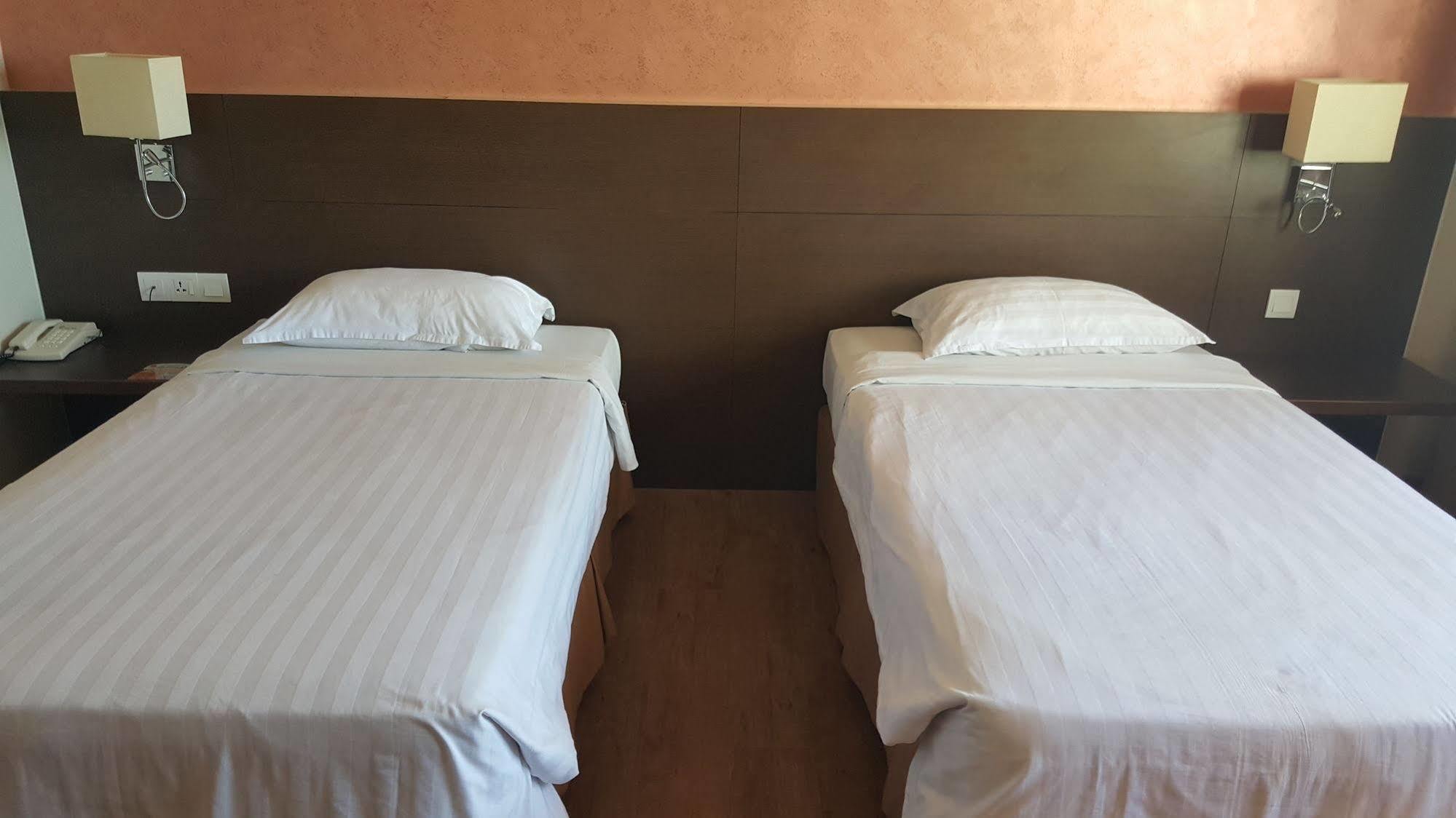 Hotel Malaysia Τζωρτζ Τάουν Εξωτερικό φωτογραφία